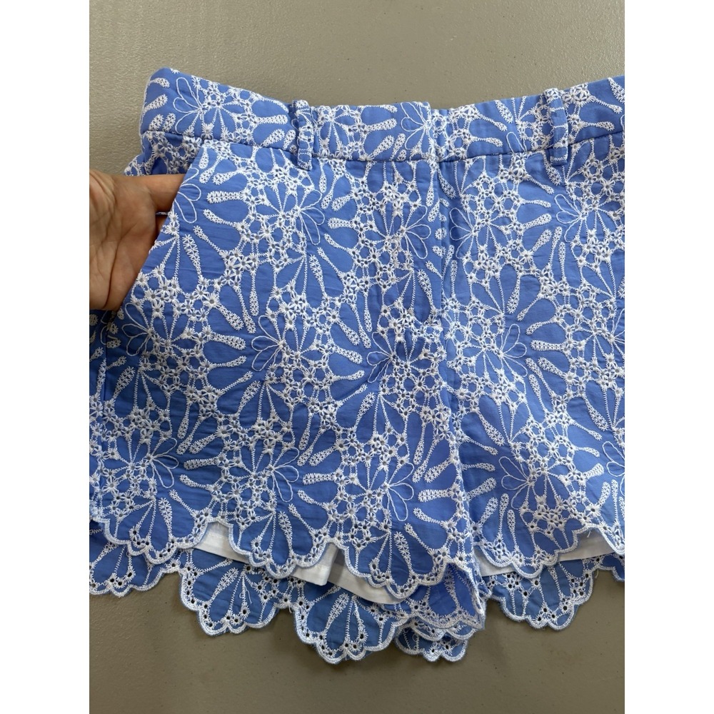 LOFT Shorts Sz 2 Blue and White Floral Lace Eyelet Scalloped Edge Coastal Preppy - Picture 2 of 11